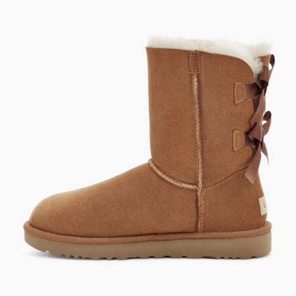 UGG Bailey Boots - Picture 2 of 5